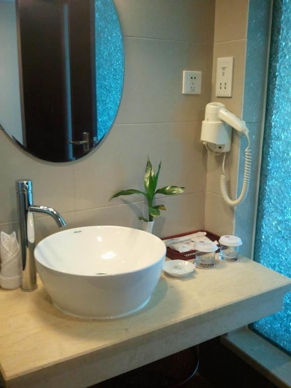 Lutianhua Hotel Chengdu Room photo