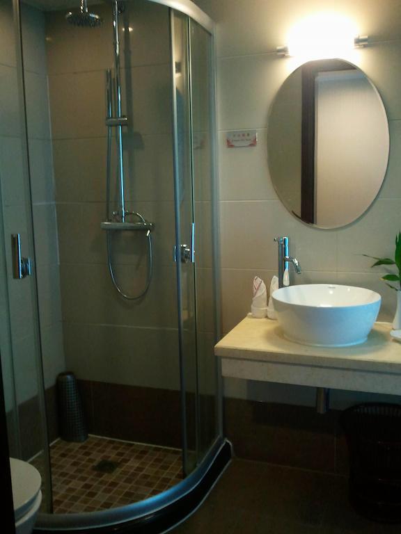 Lutianhua Hotel Chengdu Room photo