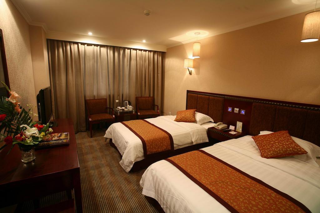Lutianhua Hotel Chengdu Room photo