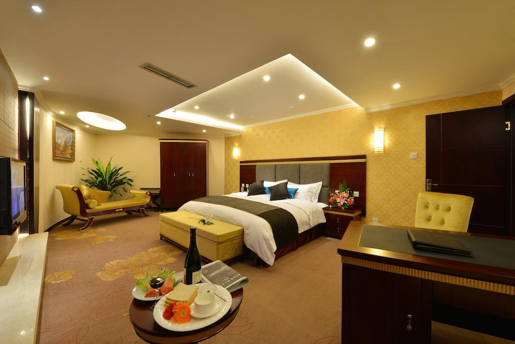 Lutianhua Hotel Chengdu Room photo